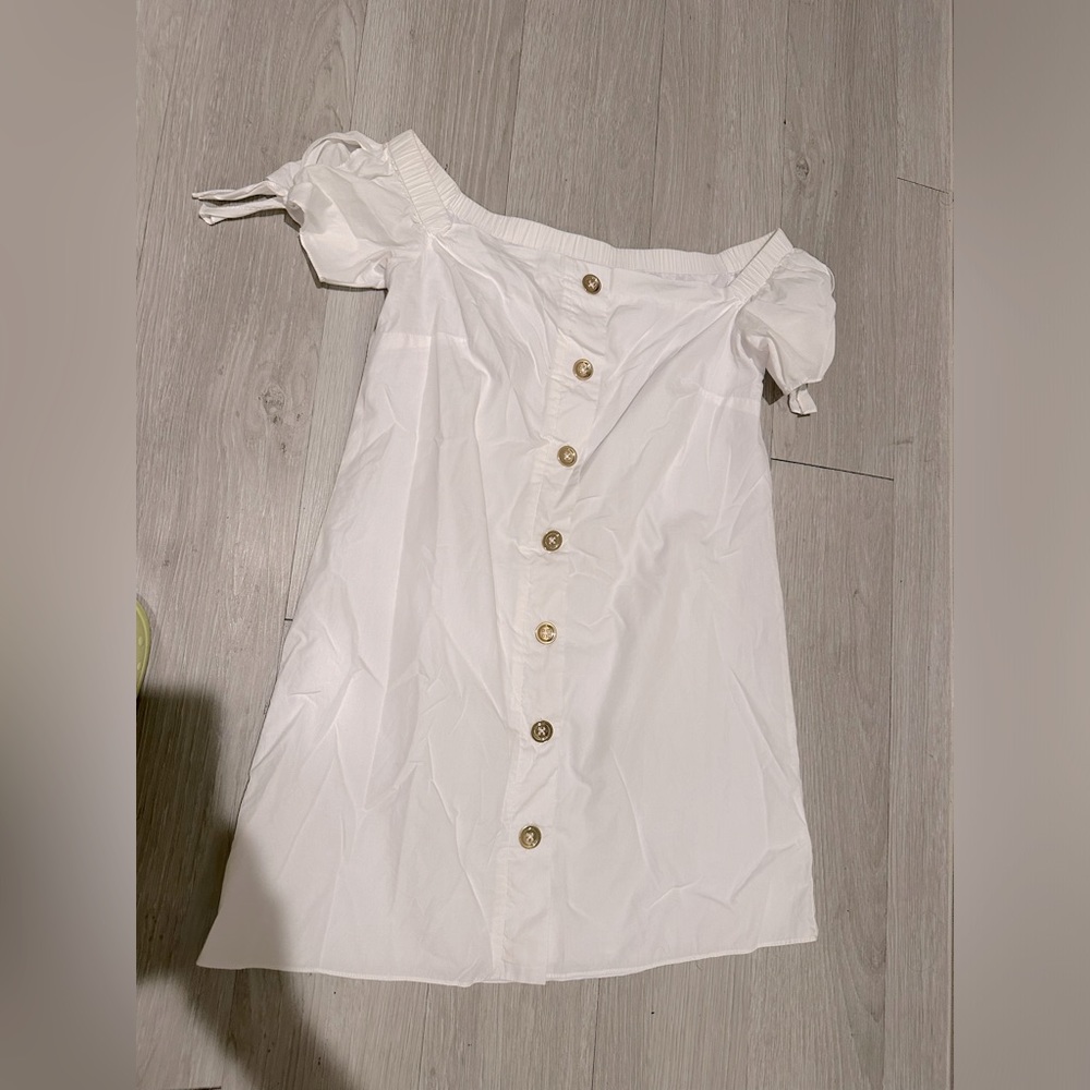 Amanda Uprichards S white dress